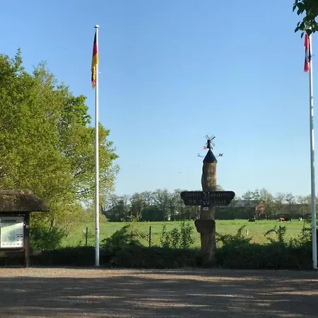 Gemuetliches Reetdachhaus In Schleswig-holstein By Interhome בית נופש
